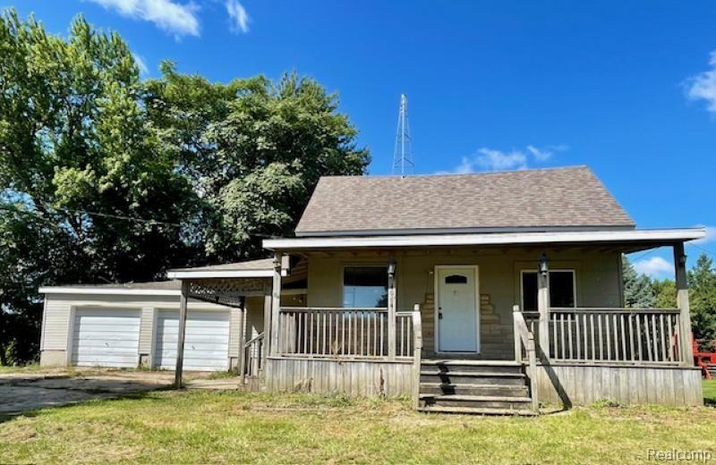 4064 South Parisville Road Ruth, MI 48470 - Photo 1 of 11