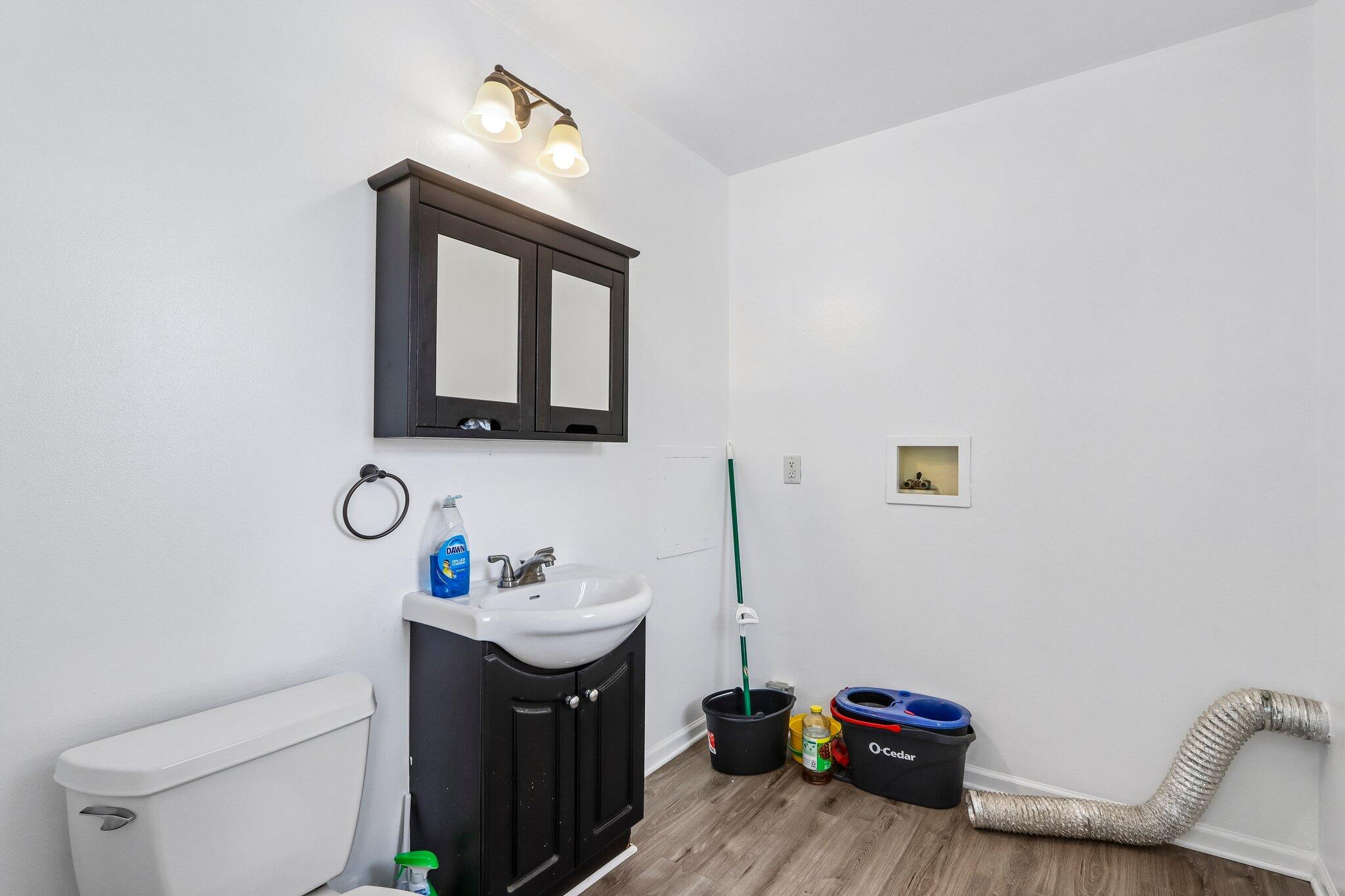 2223 Grove Avenue Racine, WI 53405 - Photo 17 of 30 Primary Bathroom