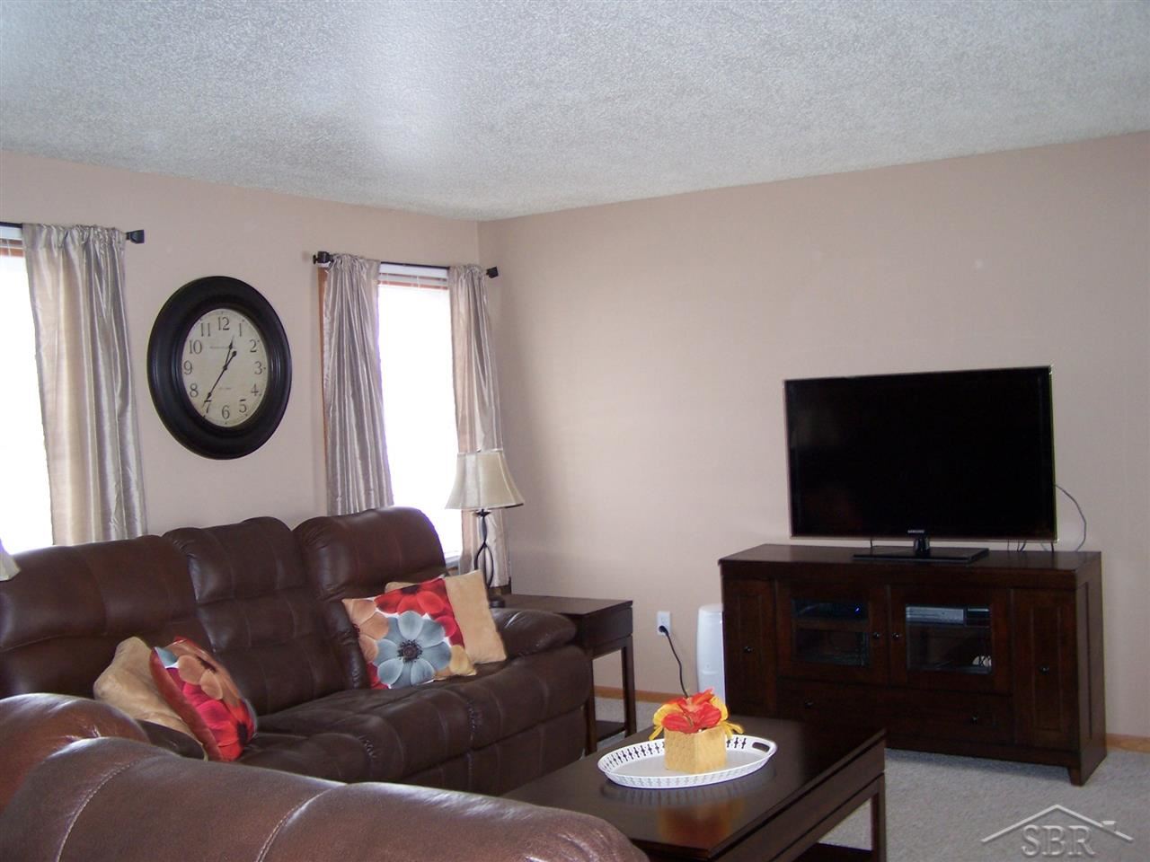 8171 Webster Road Freeland, MI 48623 - Photo 9 of 21 31232289-8.JPG
