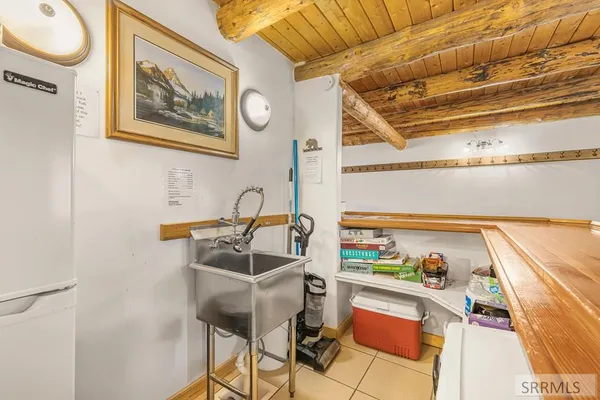 $1,095,000 | 4120 Quakie Lane, Island Park, ID 83429