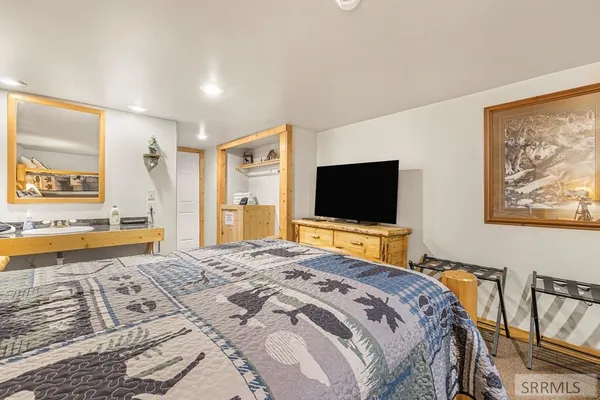 $1,095,000 | 4120 Quakie Lane, Island Park, ID 83429