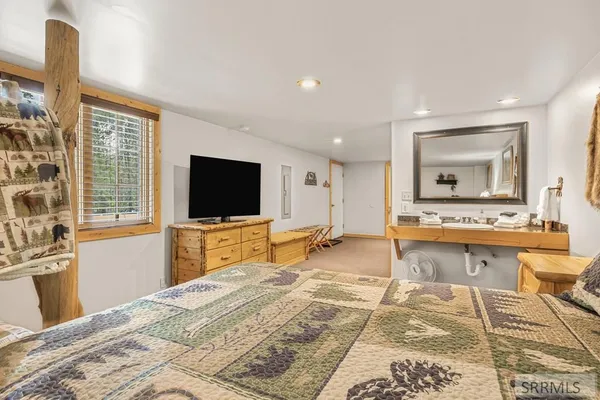 $1,095,000 | 4120 Quakie Lane, Island Park, ID 83429