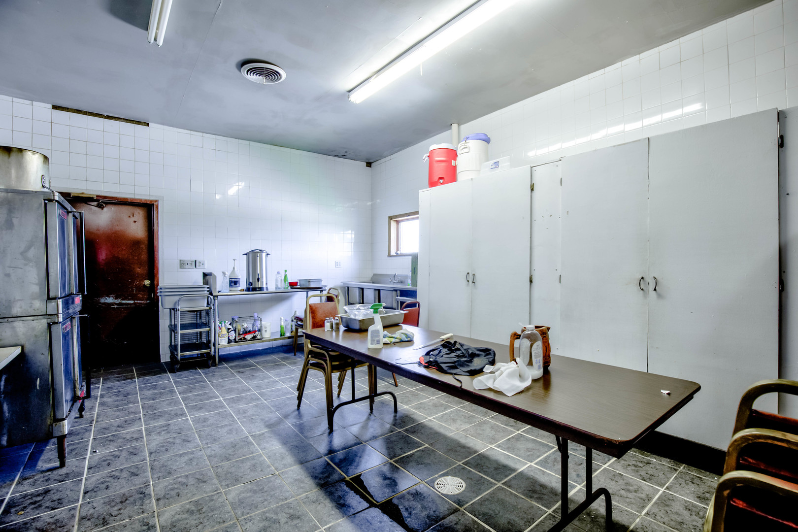 3401 North Il Street Ottawa, IL 61350 - Photo 35 of 49 a view of a workspace with furniture