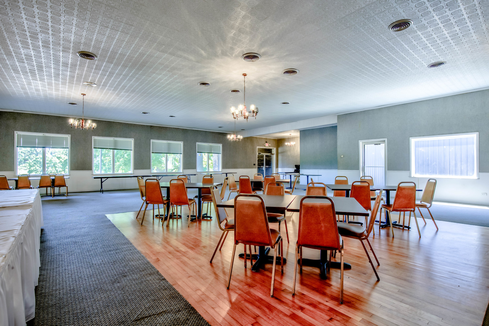 3401 North Il Street Ottawa, IL 61350 - Photo 7 of 49 a view of a dining area with furniture and wooden floor