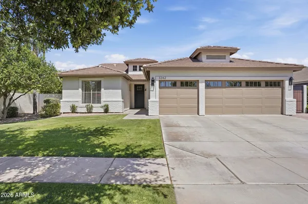 $689,900 | 3262 East Cotton Lane, Gilbert, AZ 85234