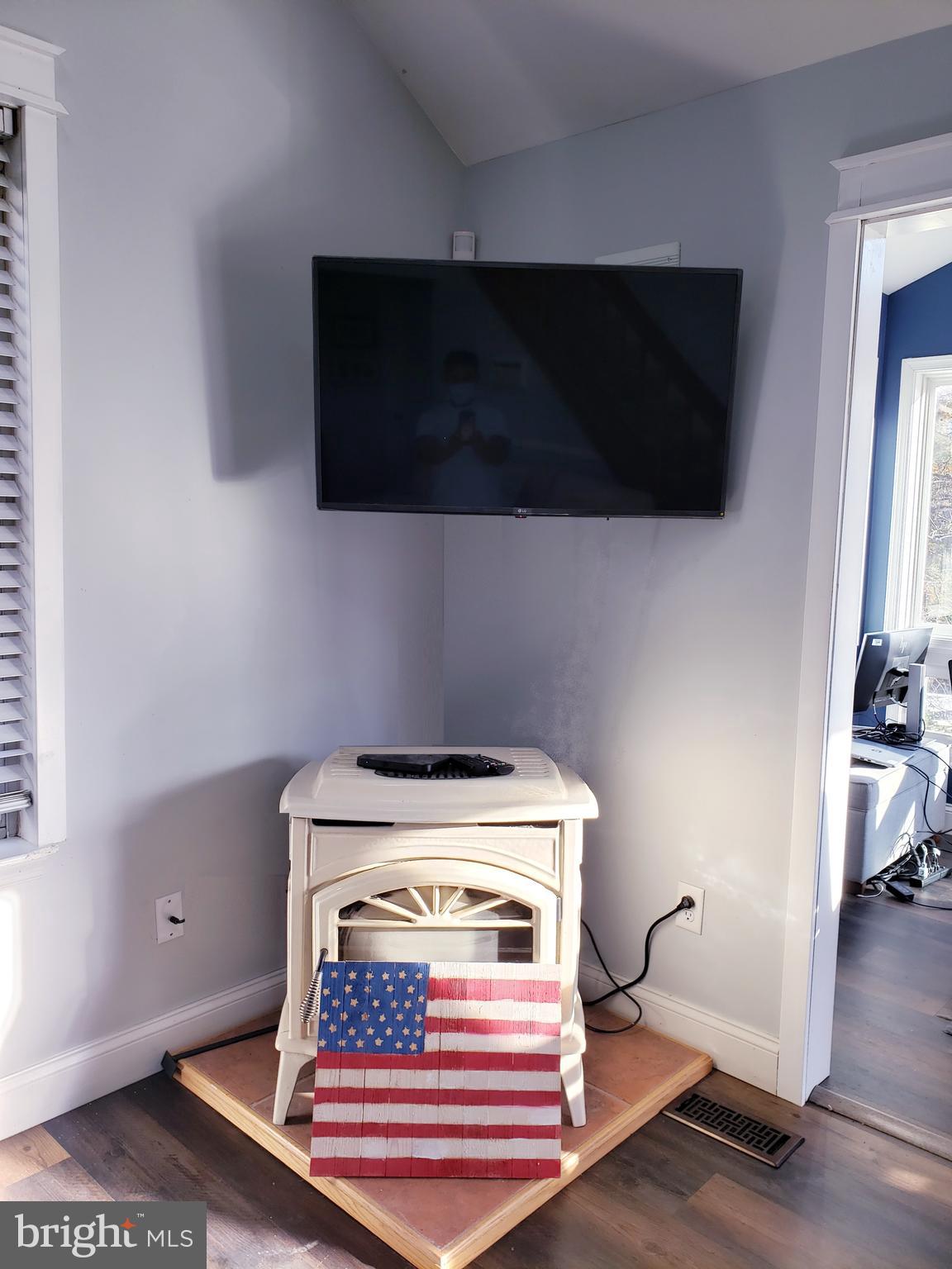 357 Valley Stream Road Severna Park, MD 21146 - Photo 36 of 75 PELLET STOVE 2