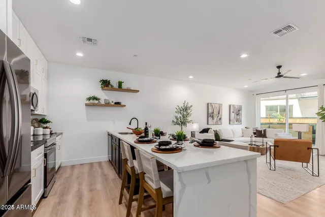 $2,275 | 3426 East University Drive, Unit 113, Mesa, AZ 85213