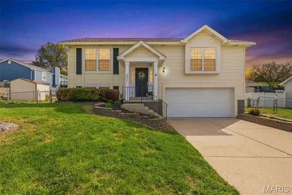 $290,000 | 692 Glenshee Drive, Wentzville, MO 63385