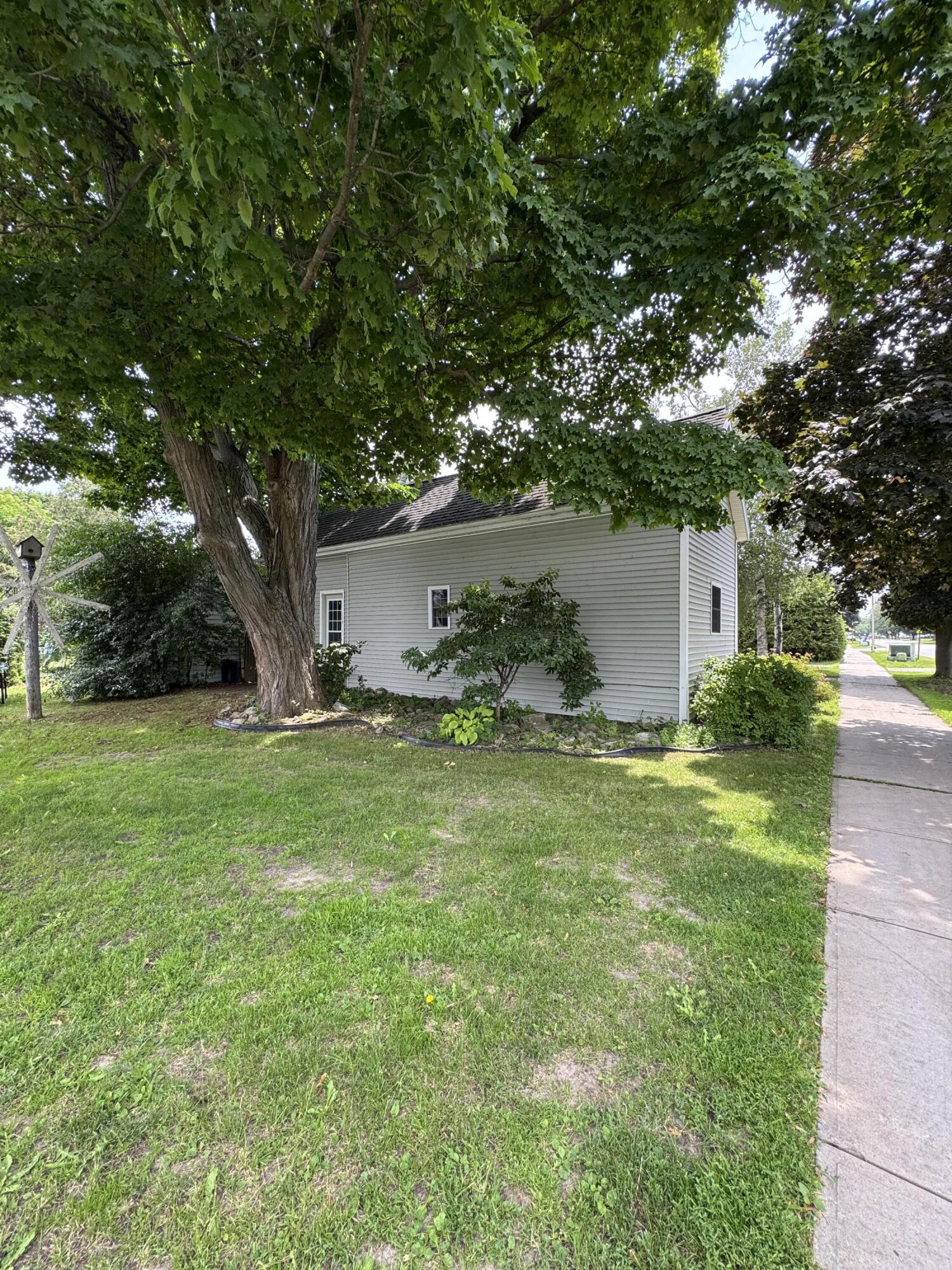 55 Maple Street Rouses Point, NY 12979 - Photo 4 of 34