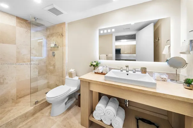 $16,000 | Mid Beach, Miami Beach, FL 33139