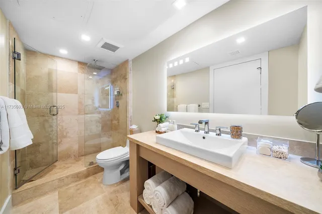 $16,000 | Mid Beach, Miami Beach, FL 33139