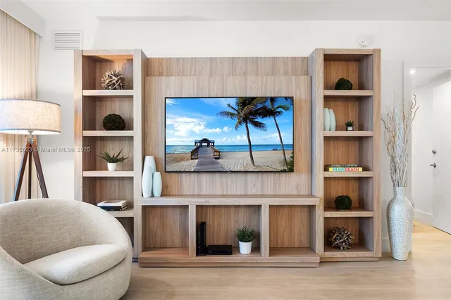 $16,000 | Mid Beach, Miami Beach, FL 33139