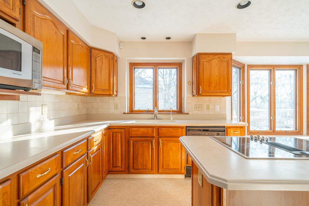 2210 Briggs Road Centerville, OH 45459 - Photo 7 of 65
