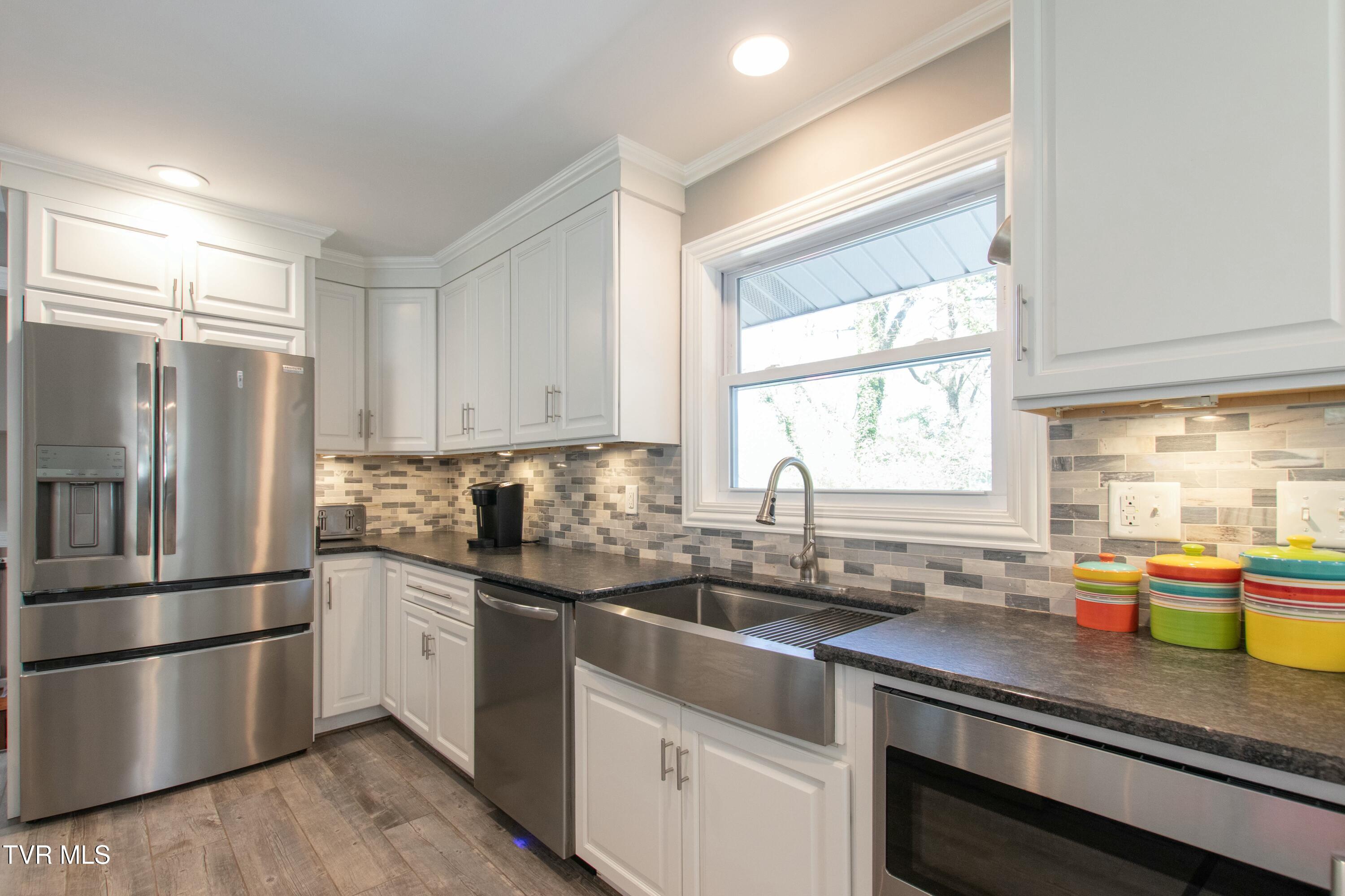 416 Mockingbird Road Bristol, TN 37620 - Photo 14 of 43 tempImager5elHe