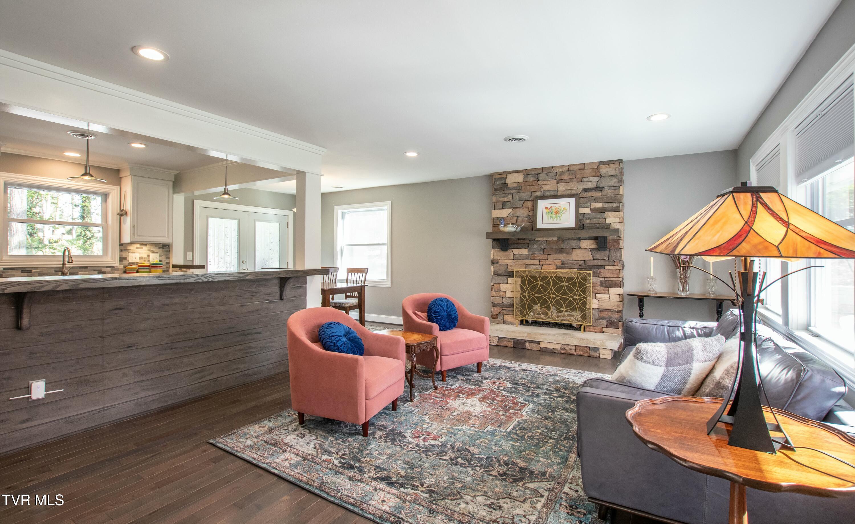 416 Mockingbird Road Bristol, TN 37620 - Photo 5 of 43 tempImageuHZjAO