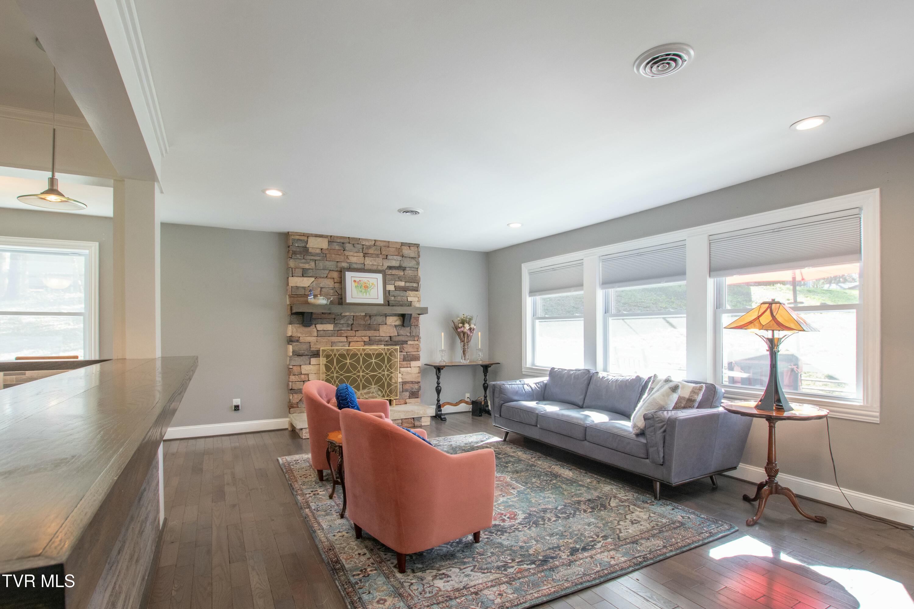 416 Mockingbird Road Bristol, TN 37620 - Photo 7 of 43 tempImageENxZXW