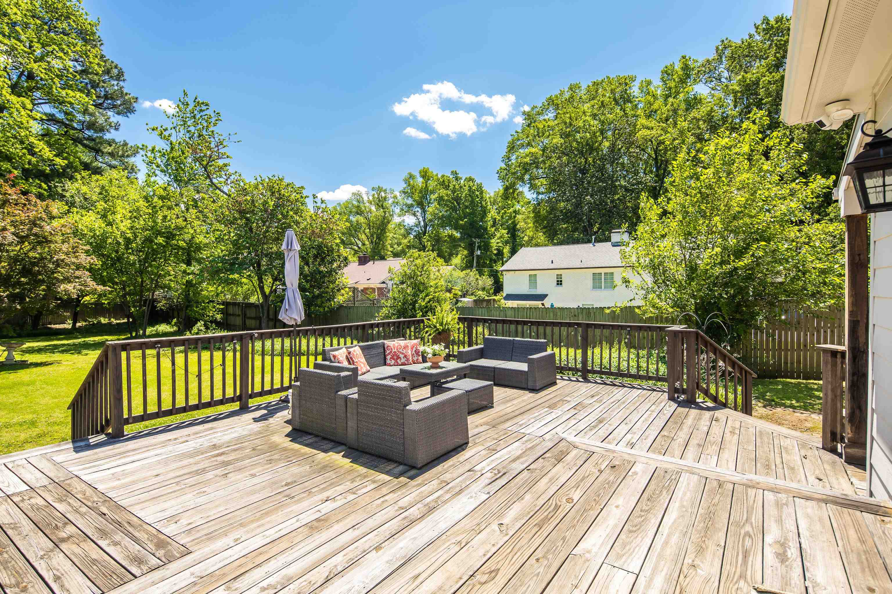 168 Avon Road Memphis, TN 38117 - Photo 34 of 38 a view of a chairs on a deck