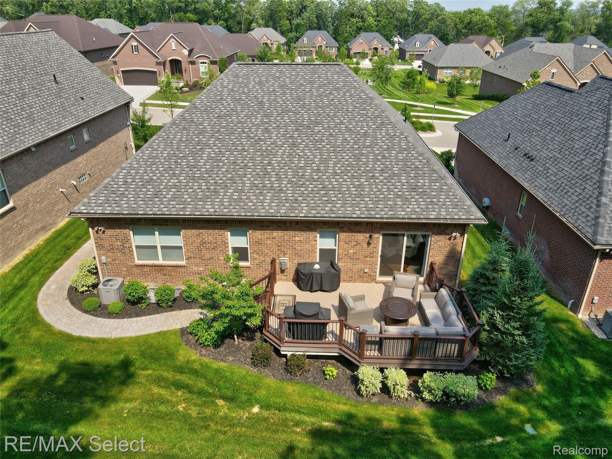 5520 Woodfall Road Clarkston, MI 48348 - Photo 6 of 48 5520 Woodfall Rd 24.jpg