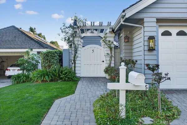 $16,000 | 5 Northampton Court, Unit 103, Newport Beach, CA 92660