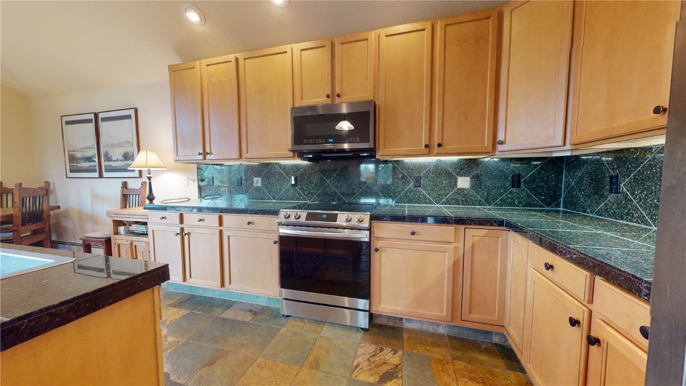 106 Range View Circle Silverthorne, CO 80498 - Photo 7 of 40