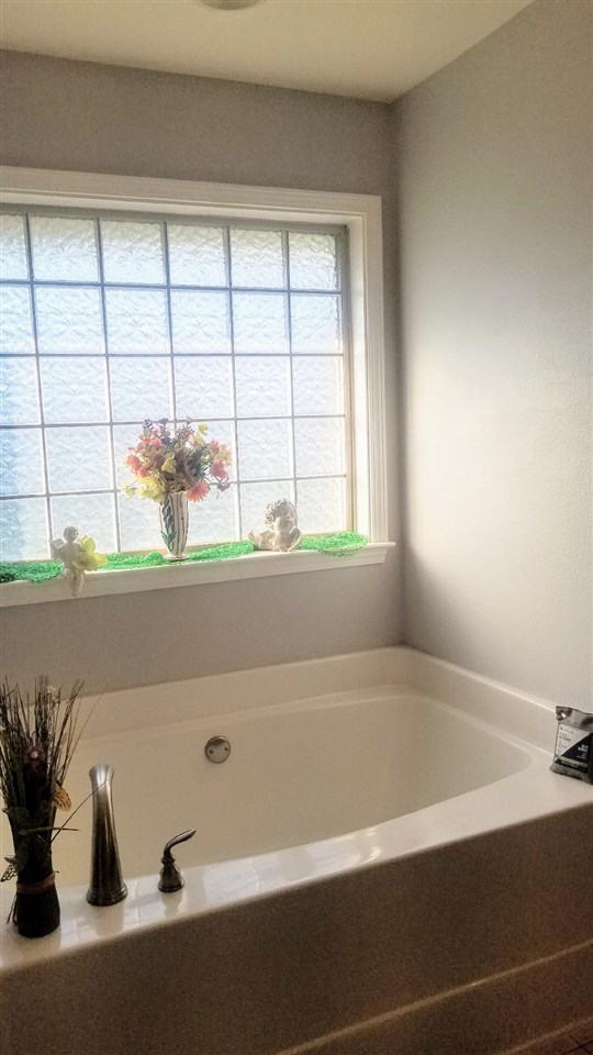 595 Fulton Loop Foley, AL 36535 - Photo 30 of 50 MASTER BATH GARDEN TUB