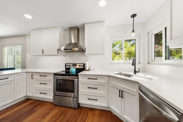 $570,000 | 2929 Longbrooke Way, Clearwater, FL 33760