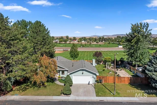 $395,000 | 1936 Stonetree Drive, Mountain Home, ID 83647