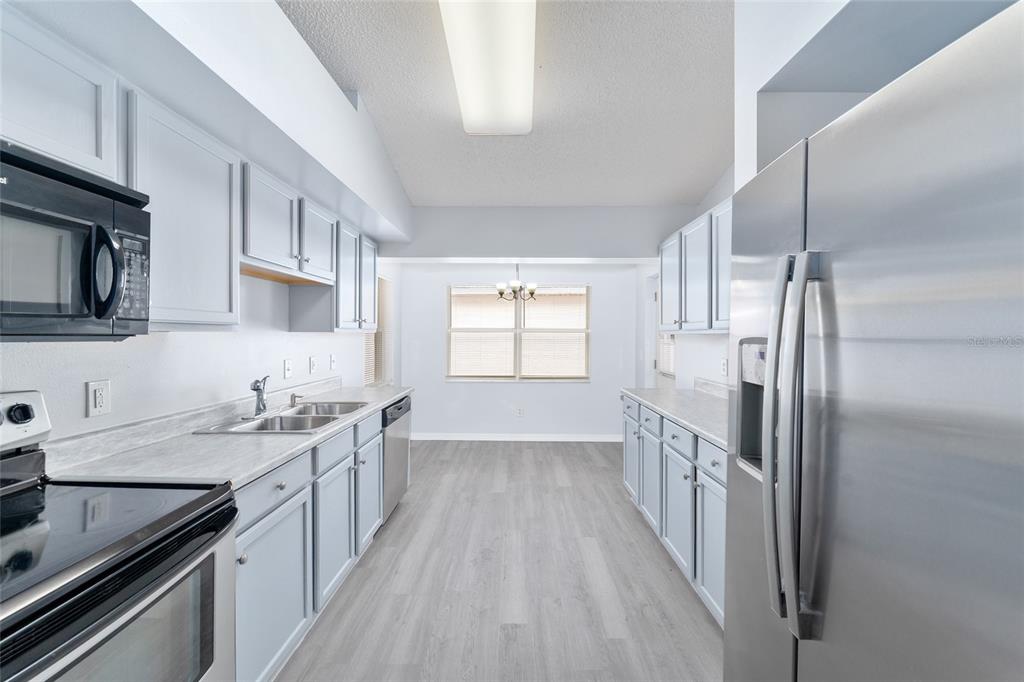 9253 Southwest 91st Circle Ocala, FL 34481 - Photo 18 of 57