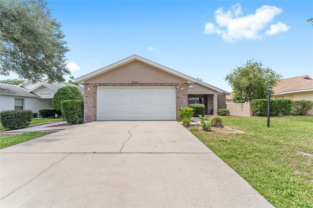 9253 Southwest 91st Circle Ocala, FL 34481 - Photo 4 of 57