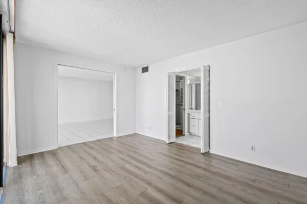 $2,175 | 2425 Presidential Way, Unit 801, West Palm Beach, FL 33401