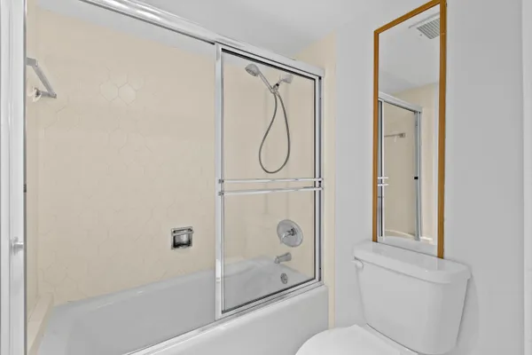 $2,175 | 2425 Presidential Way, Unit 801, West Palm Beach, FL 33401