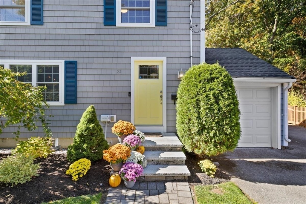 31 Robert Street Wakefield, MA 01880 - Photo 6 of 41 a front view of a house