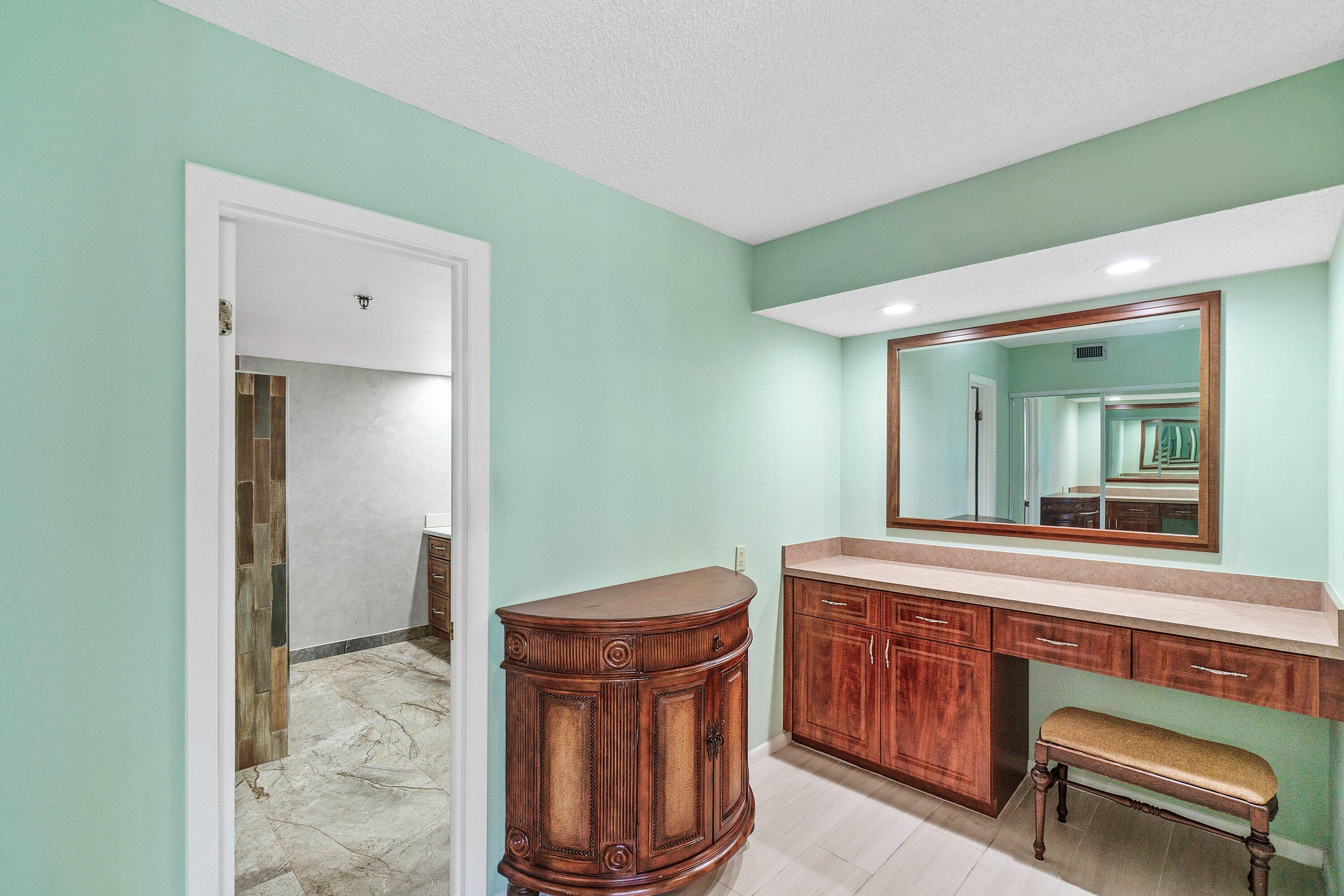 7202 Promenade Drive, Unit 401 Boca Raton, FL 33433 - Photo 15 of 28 Dressing Area