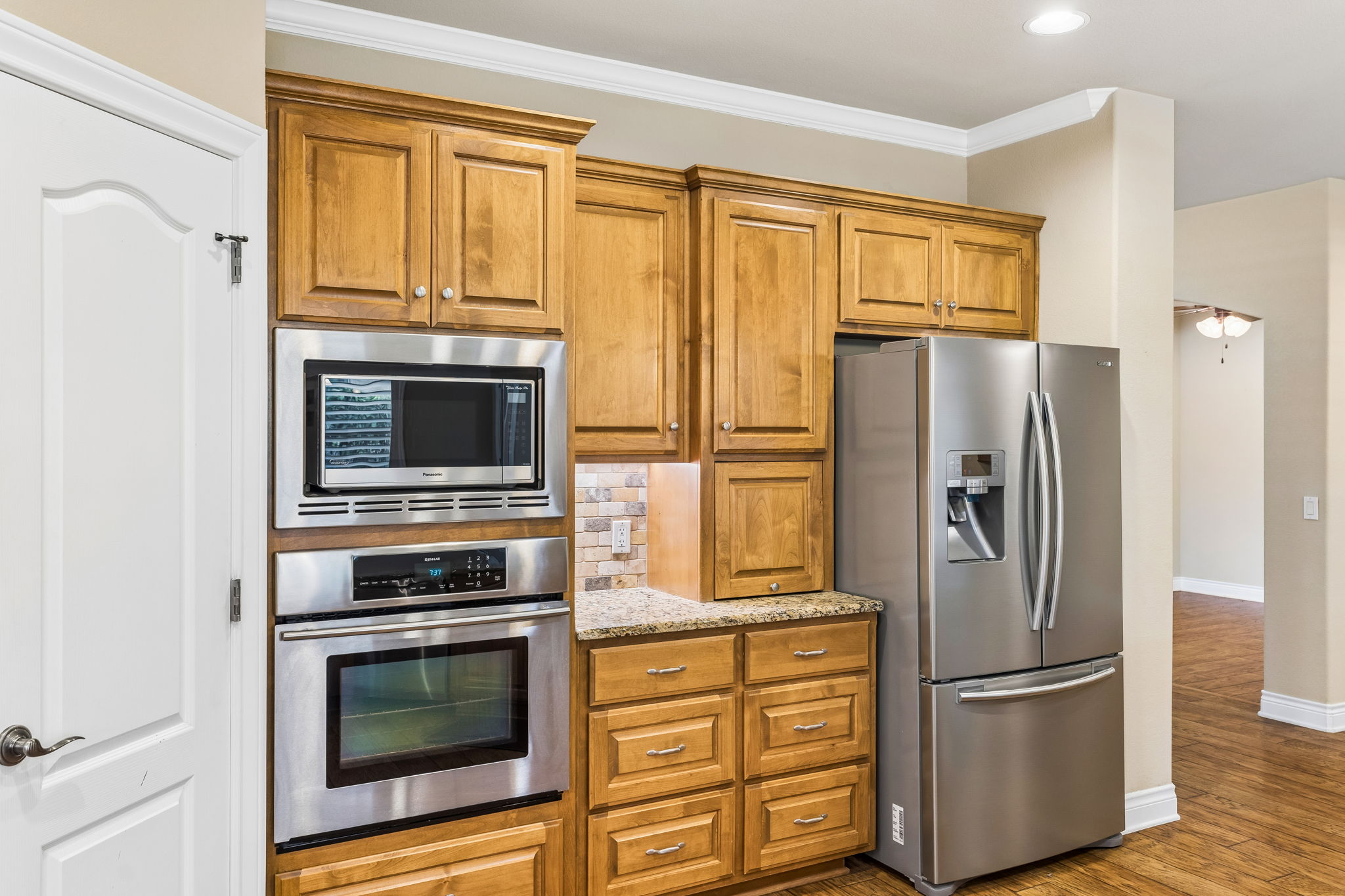 4802 Hidden Springs Trail Georgetown, TX 78633 - Photo 9 of 38 Stainless steel appliances