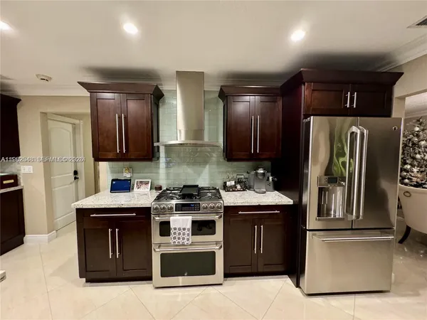 $1,200,000 | 15101 Garvock Place, Miami Lakes, FL 33016