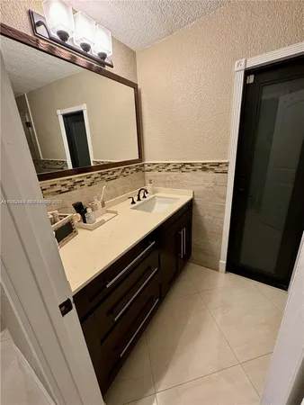 $1,200,000 | 15101 Garvock Place, Miami Lakes, FL 33016