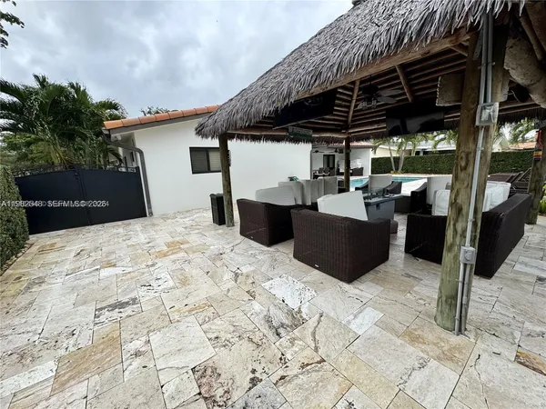 $1,200,000 | 15101 Garvock Place, Miami Lakes, FL 33016