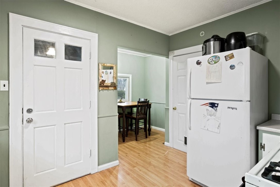 257 Delmar Road Greece, NY 14616 - Photo 12 of 36