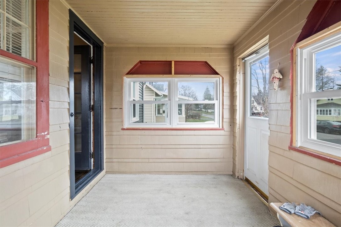 257 Delmar Road Greece, NY 14616 - Photo 4 of 36