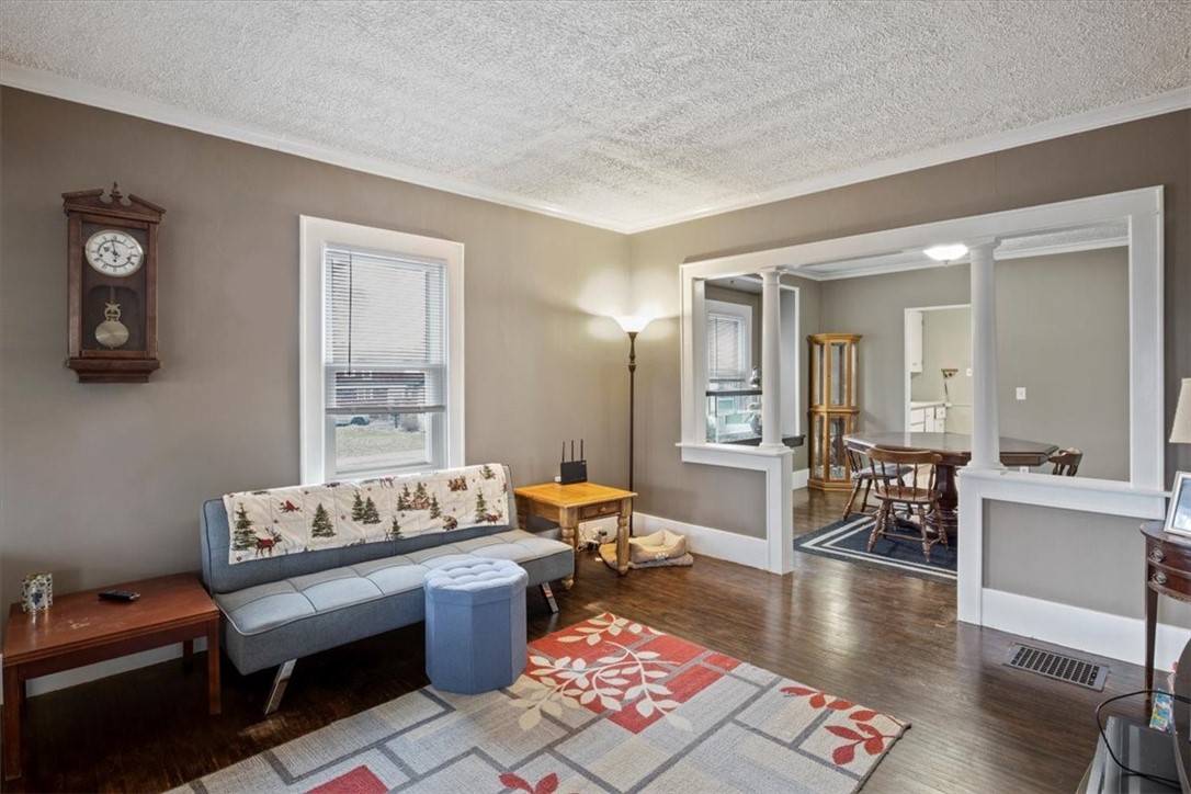 257 Delmar Road Greece, NY 14616 - Photo 5 of 36