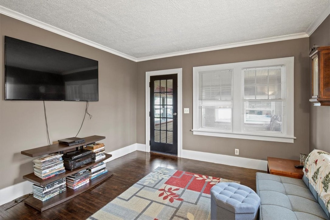 257 Delmar Road Greece, NY 14616 - Photo 7 of 36