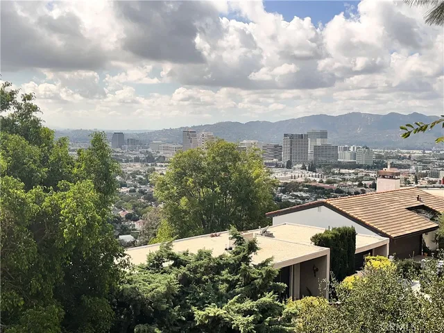 $8,950 | 881 Harrington Road, Glendale, CA 91207