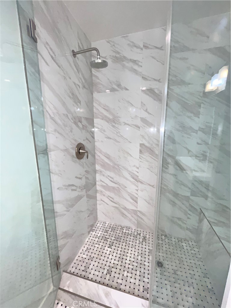 881 Harrington Road Glendale, CA 91207 - Photo 31 of 35 a bathroom with a shower