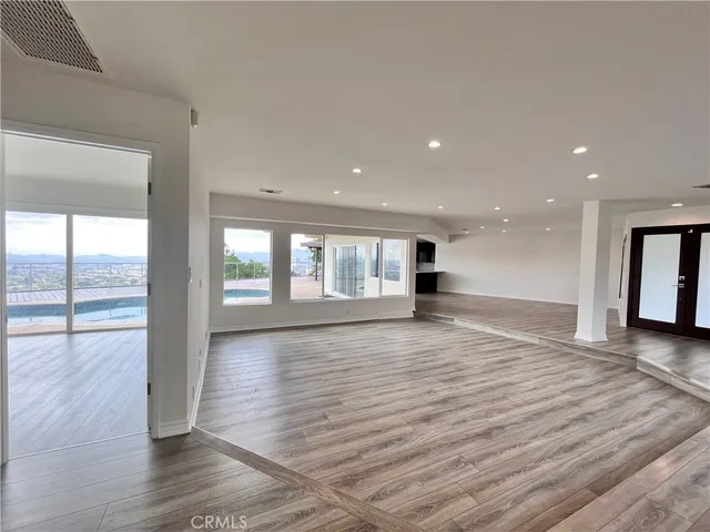 $7,950 | 881 Harrington Road, Glendale, CA 91207