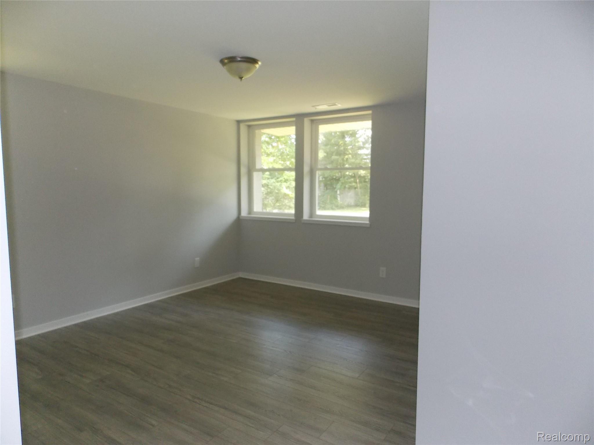 21905 Stahelin Road Southfield, MI 48075 - Photo 22 of 33 DSCN3710.JPG