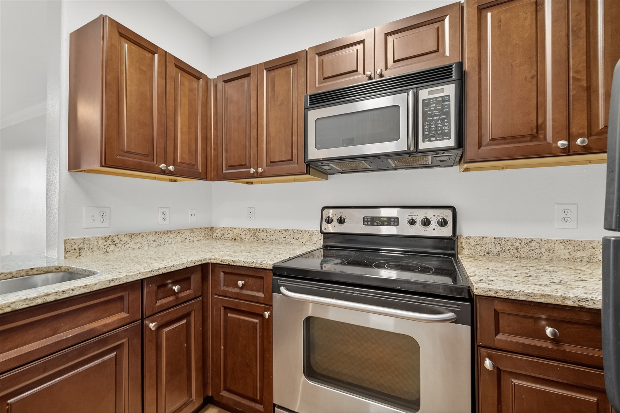 7575 Kirby Drive, Unit 1303 Houston, TX 77030 - Photo 14 of 31