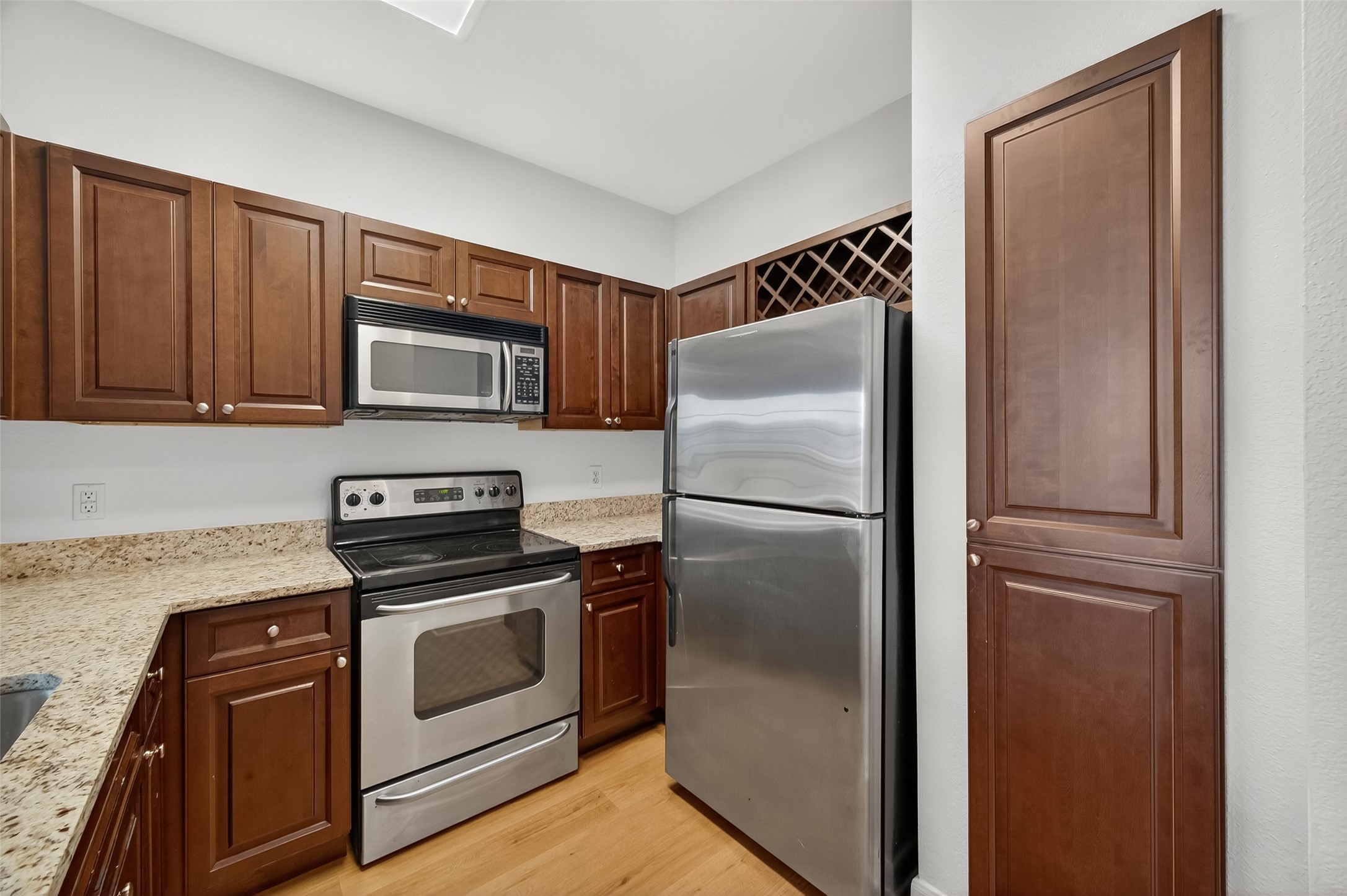 7575 Kirby Drive, Unit 1303 Houston, TX 77030 - Photo 16 of 31