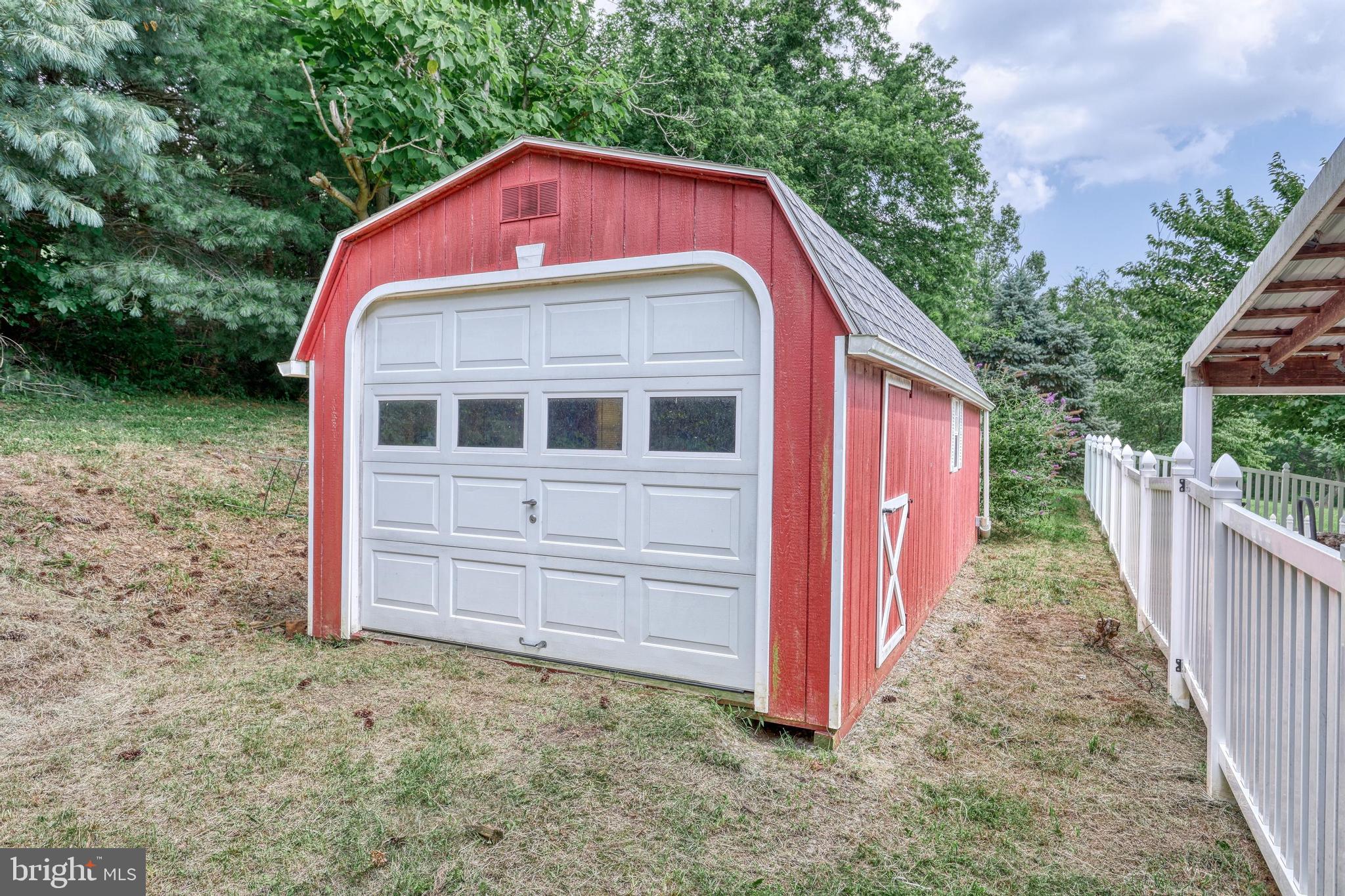 13859 Ebaugh Road Stewartstown, PA 17363 - Photo 34 of 61 a view of backyard of house