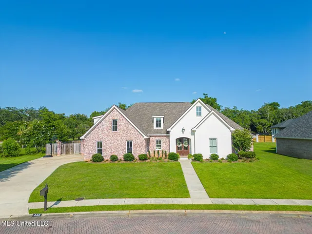 $685,000 | 368 Goose Pointe Boulevard, Biloxi, MS 39531