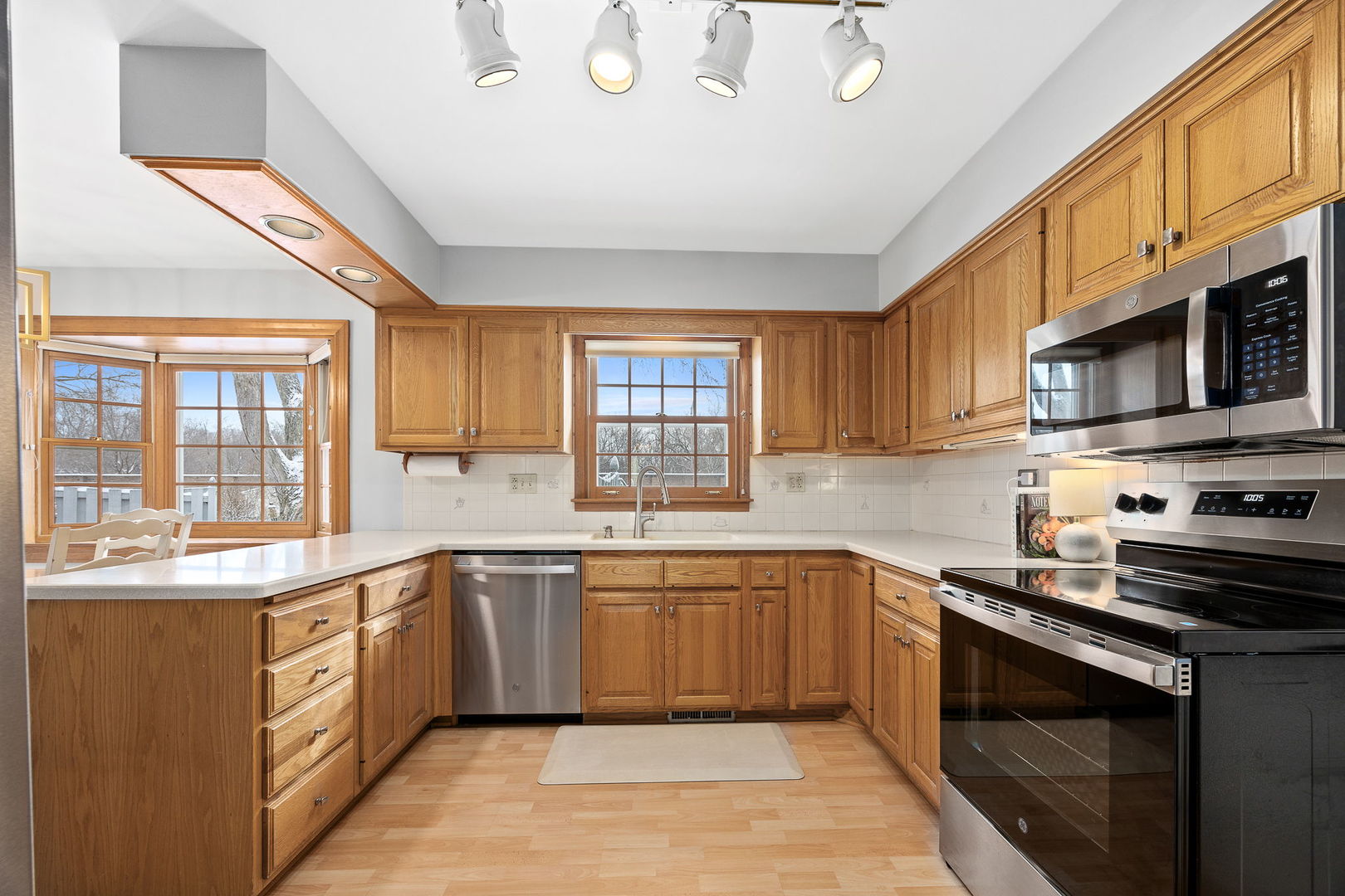 1532 Swallow Street Naperville, IL 60565 - Photo 11 of 38